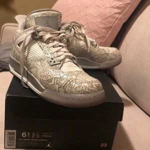 Trendy Air Jordan’s lightly worn!